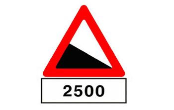 ירידה תלולה מתחילה כ-2,500 מטר לפניך